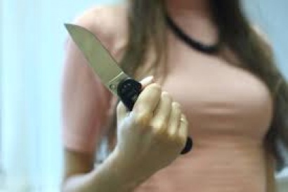 Ոստիկանությունը տաք հետքերով հայտնաբերեց Երևանում միմյանց հետ վիճած կանանց, որոնցից մեկը նկատողություն ստանալու համար դանակով հարվածել էր «Գազպրոմ Արմենիա»-ի աշխատակցի կրծքավանդակին
