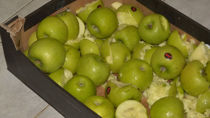 ՍԱՊԾ-ն իրացման մի շարք կետերում արգելել է ադրբեջանական ծագման խնձորի վաճառքը