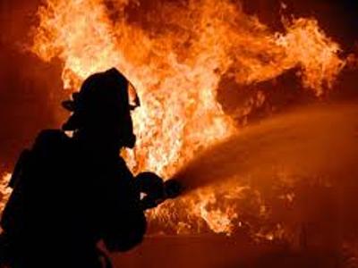Հրդեհ Մեղրաձորում. Այրվել են «ԶԻԼ»-ն ու մոտ 350 հակ անասնակեր
