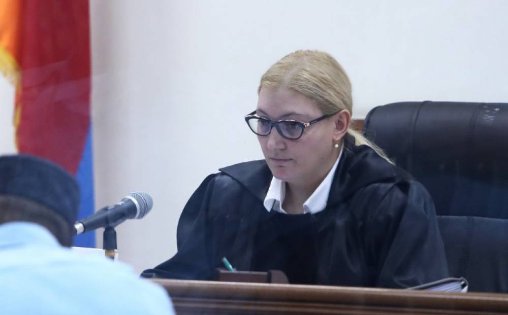 Ռոբերտ Քոչարյանի դատավորը մարտի 17-ից նիստերից բացակայում է քթի վիրահատության պատճառով. փաստաբան