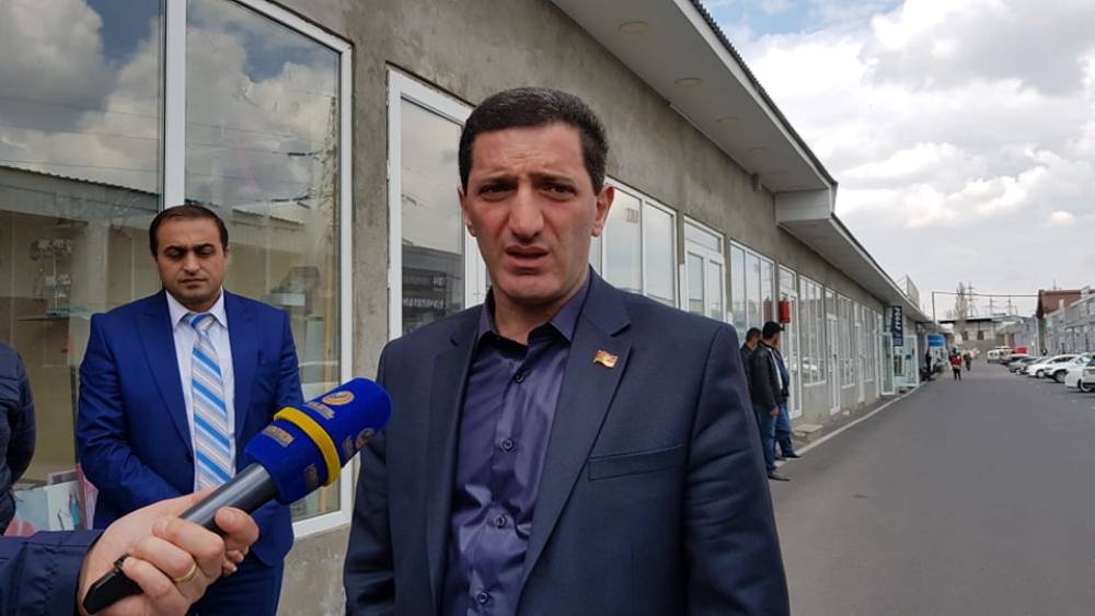 «Առինջ Մոլ»-ում  հանցագործնե՞ր կան, որ ՊԵԿ-ը 40 հոգով զինված մտել ստուգումներ է իրականացնում (տեսանյութ)
