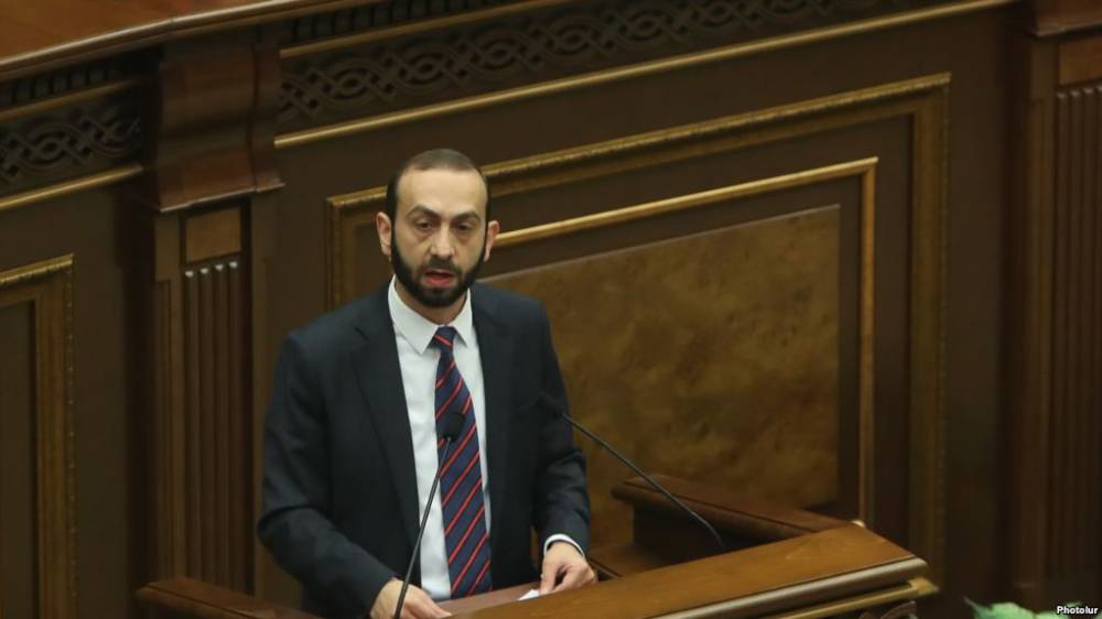 Մխիթար Հայրապետյանն ա, հարցեր կա՞ն. Արարատ Միրզոյան (տեսանյութ)