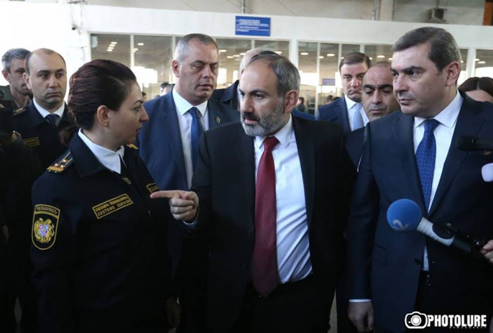 Դիմումդ կգրես ու կգնաս, լսեցի՞ր. Փաշինյանը հունից դուրս եկավ