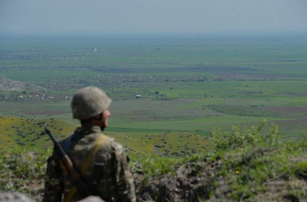 «Երեխեքին տարել են հանձնված Հադրութ, զենքը չի հերիքել, օգնության չեն հասել, երեխեքն արնաքամ են եղել». ընտանիքը պատերազմում կորցրել է երկու որդիներին