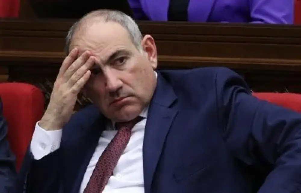 Փաշինյանը խիստ հրահանգ է իջեցրել գյումրեցի ՔՊ-ականներին, որ «ռեխները քիչ ստեղ-ընդեղ շաղ տան»․ «Իրավունք»