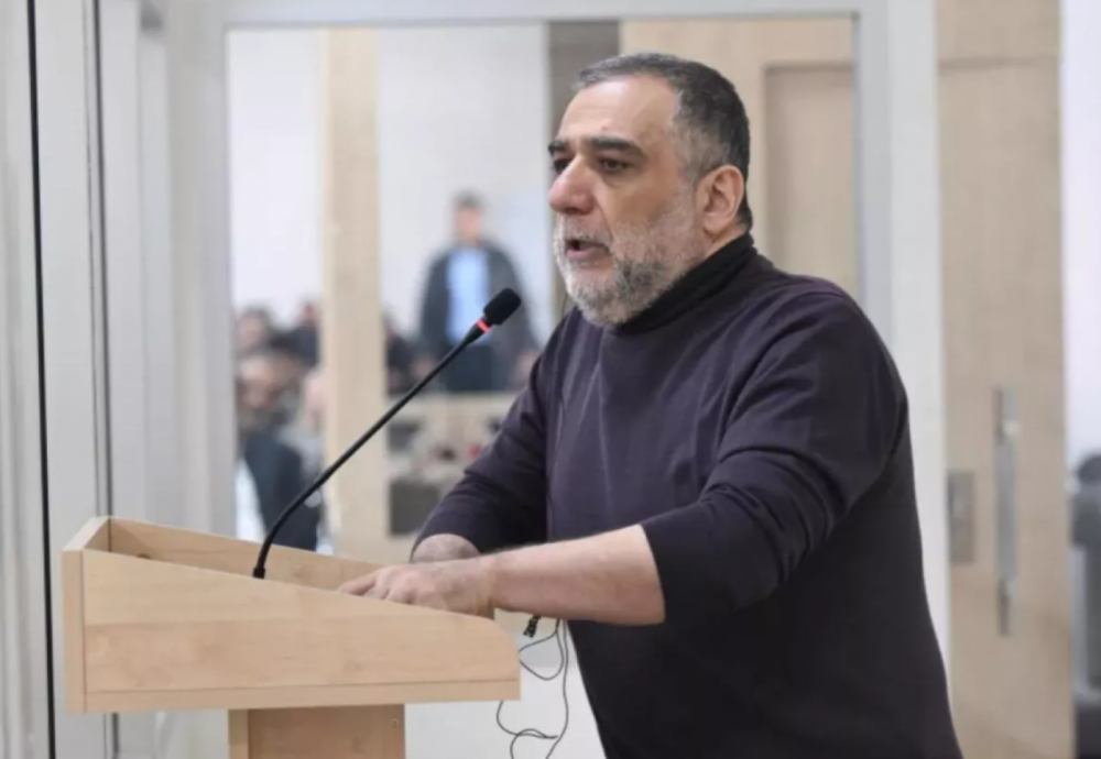 Ռուբեն Վարդանյանն ու նրա փաստաբանը Բաքվում կայացած դատական ֆարսի ժամանակ բողոք են ներկայացրել դատավորների կազմի դեմ