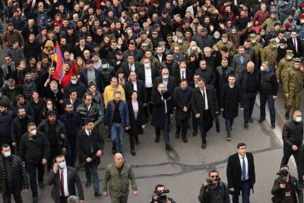 Թռնելու ժամանակը չէ՞․ «Իրավունք»