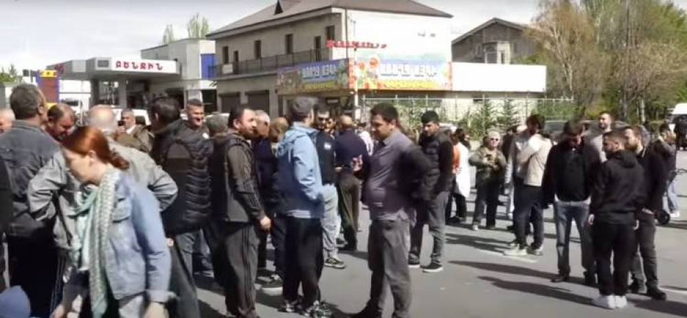 Ով նստում է աթոռին, մոռանում է ժողովրդի մասին․ «Հրապարակ»