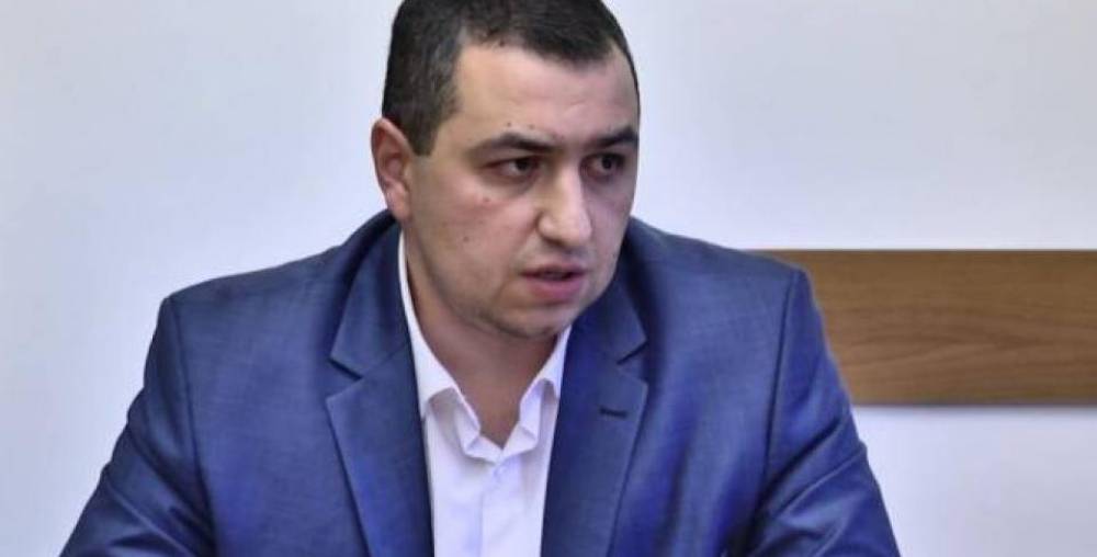 Հրաժեշտի միջոցառում՝ ոսկե մեդալով․ ինչպես են ճանապարհել Լուսավորիչի տնօրենին․«Հրապարակ»