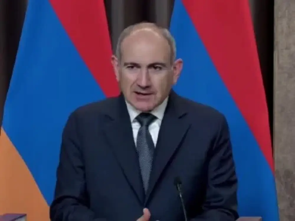 «Հայաստանի դիմում է ԵՄ անդամակցության համար, բայց մասնակցում է Մոսկվայում իրականացվող շքերթներին». լրագրողը՝ Փաշինյանին