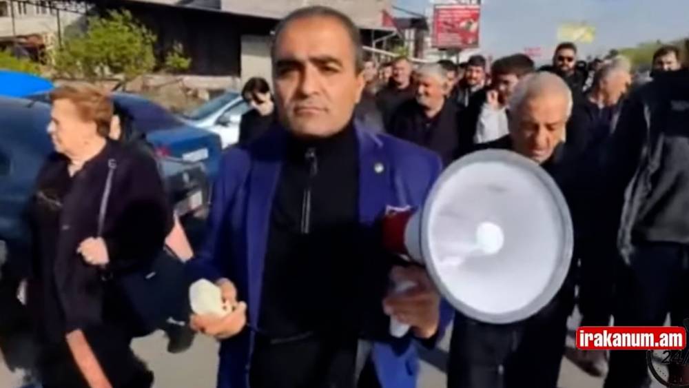 Փաշինյանը, ոնց ճանապարհ փակելով եկավ իշխանության, ըտենց ճանապարհ փակելով ռադ ենք անելու
