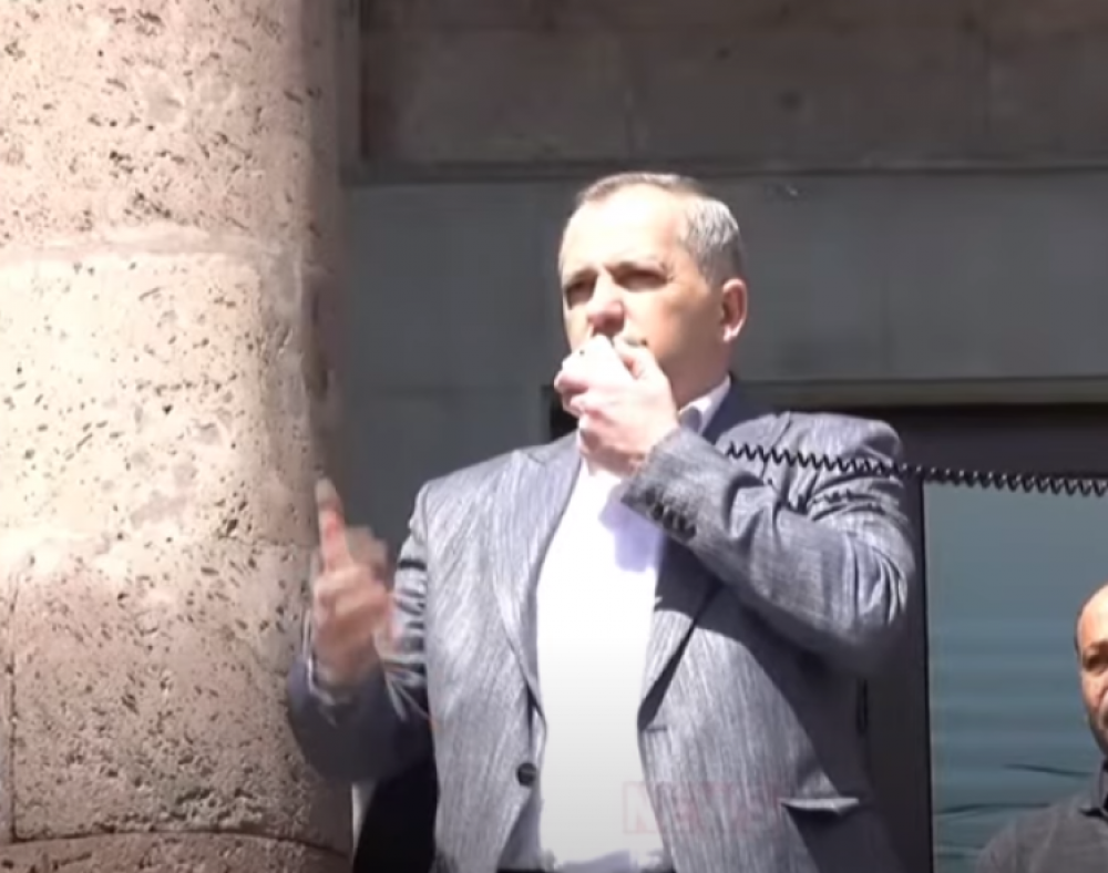 Ձեր նշած անձը կարող է  մայիսի 21-ից հետո դիմել ԱԺ, գրանցվել և Արցախի նախագահի հնարավոր թեկնածու ներկայանալ. Սամվել Շահրամանյանը՝ արցախցի ցուցարարներին