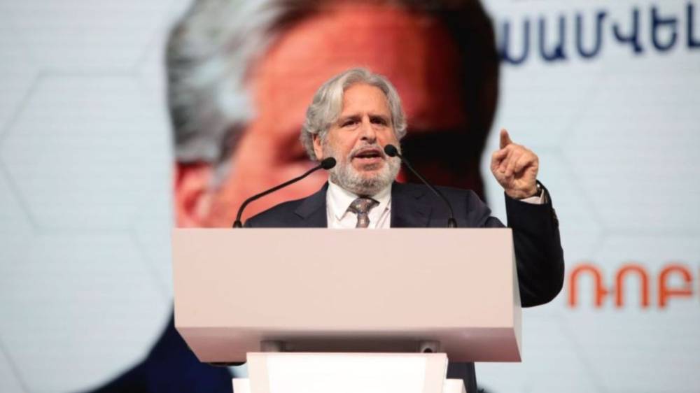 Պահանջում ենք՝ անհապաղ հետ կանչեք այդ նամակները և զերծ մնաք Հայաստանի ժողովրդավարական գործընթացներին միջամտելու փորձերից․Ռոբերտ Ամստերդամը՝ ԱՄՆ սենատորներին