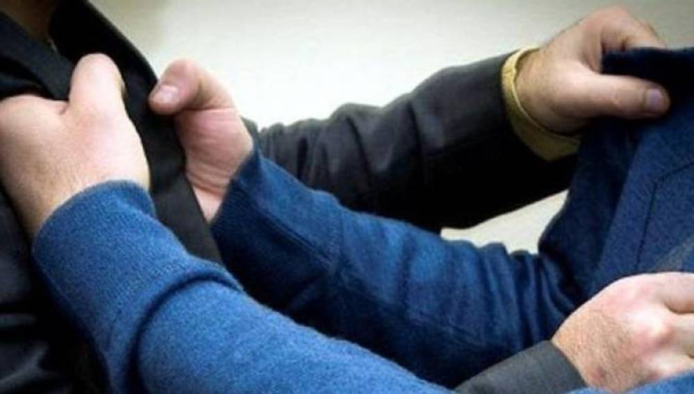 Գումարային հարցի շուրջ վեճի ժամանակ հարևանը պլաստմասե տուփով հարվածել է տղամարդու գլխին, ատրճանակով սպառնացել