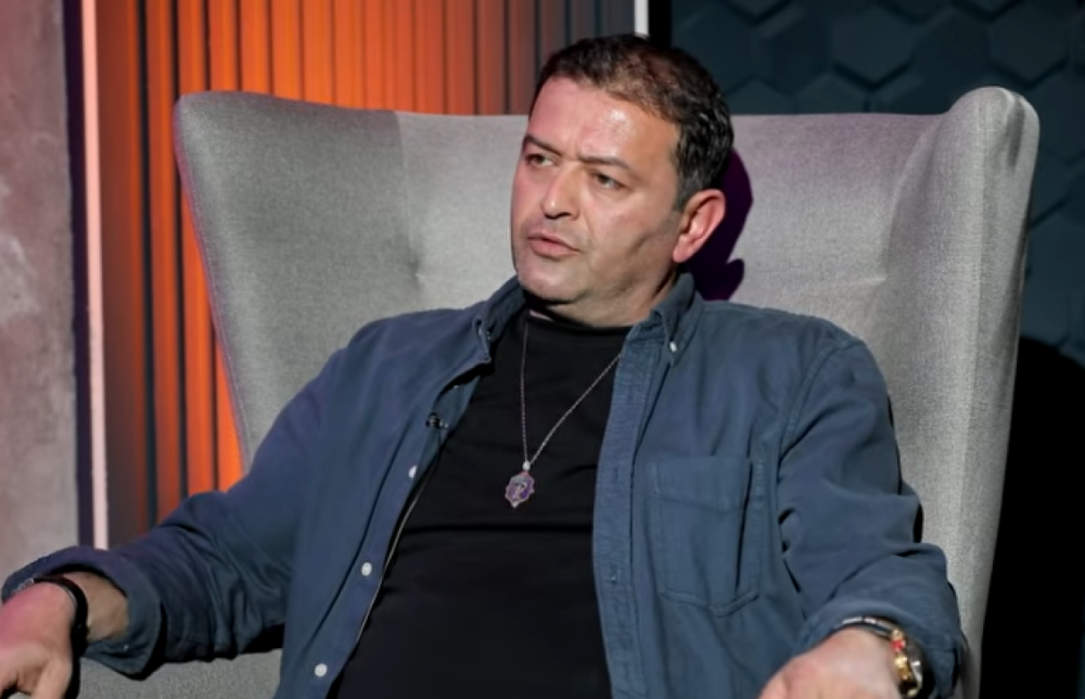 Ո՞նց շփվեմ ես, ո՞ւմ հետ շփվեմ, կամ ինչի՞ շփվեմ, չի ստացվի. Արսեն Սաֆարյանը՝ իր և Ալեն Սիմոնյանի հարաբերությունների մասին