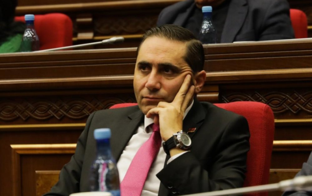 Ռուբեն Ռուբինյանին խորհուրդ կտամ՝ մինչև մարդկանց աչքի մեջ ենթադրյալ «ընտրակաշառքի» փուշը տեսնելը, իրենց աչքի միջից հանել ահռելի պարգևավճարների «գերանը»․ Արման Աբովյան (տեսանյութ)