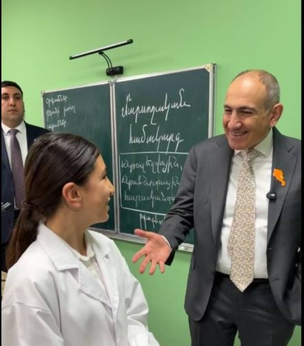 Բա ոչխարի միսն ի՞նչ եք արել. Փաշինյանը Մեծամորի միջնակարգ դպրոցում էր