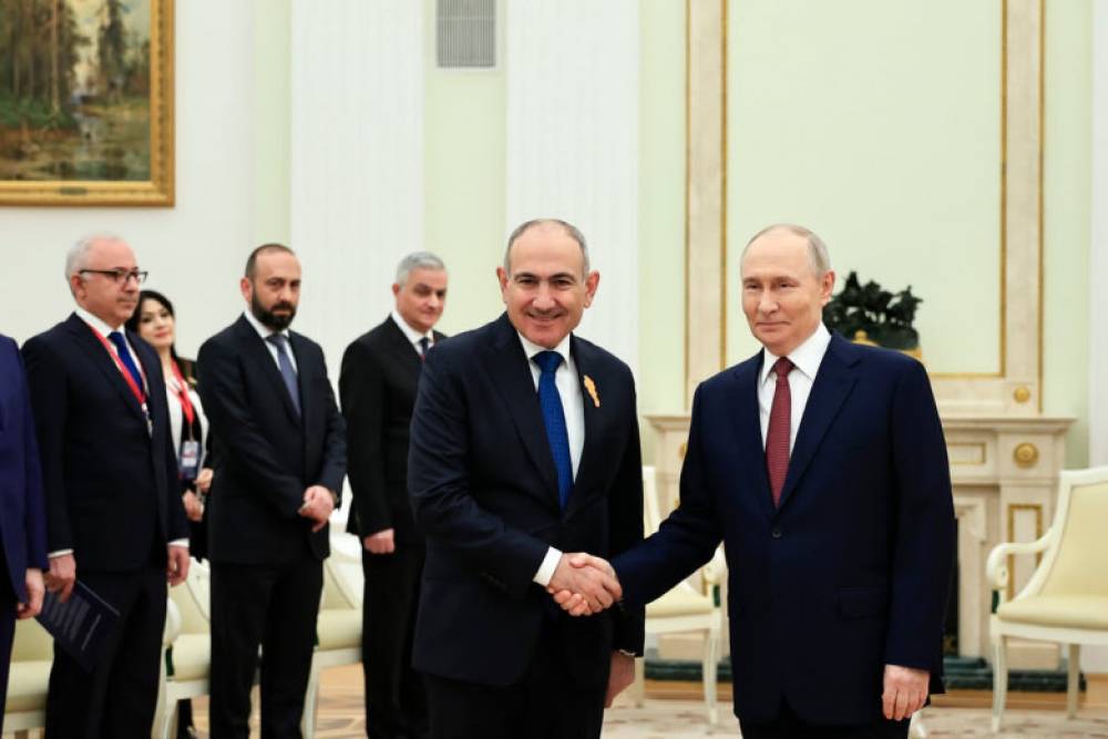 Փորձում է խաբել թե՛ ժողովրդին, թե՛ Ռուսաստանին, թե՛ Արևմուտքին. «Փաստ»