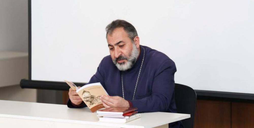 Եթե հասարակությունը չի պահանջում խորություն, պատասխանատվություն և արդարություն, ապա իշխանությունն էլ աստիճանաբար կորցնում է այդ չափանիշները. Հայր Իսահակ