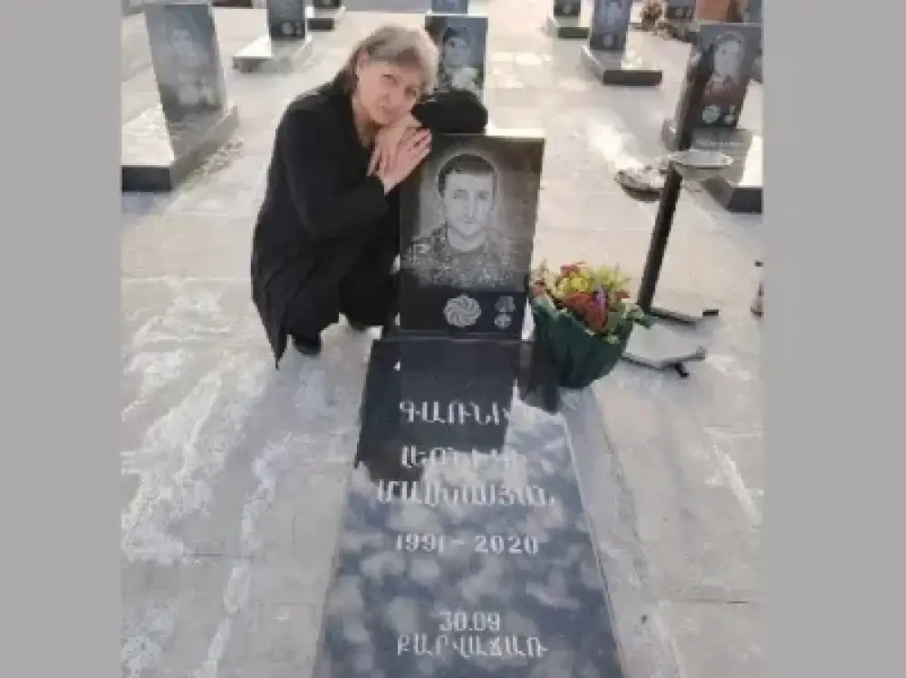 Մահացել է 44-օրյա պատերազմում զոհված Գառնիկ Մալխասյանի մայրը