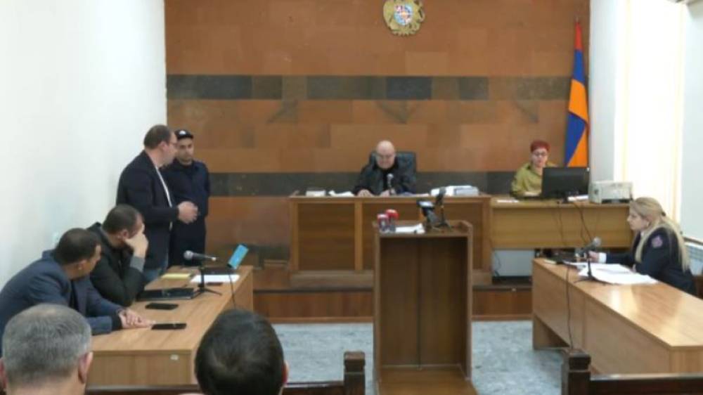 Միջնորդում ենք՝ հենց այս պահին դադարեցվի քրեական հետապնդումը. Արշակ Սրբազանի պաշտպան