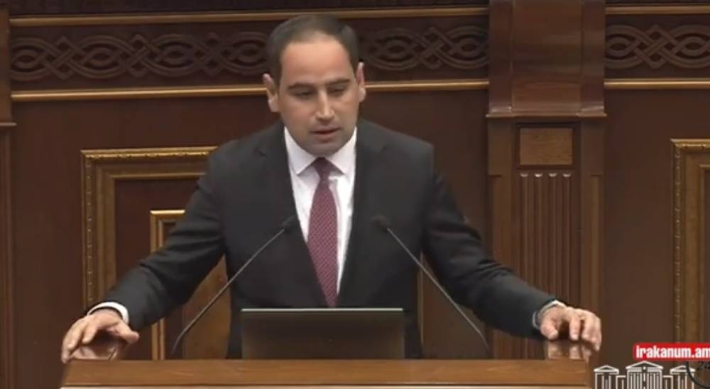 Խուդաթյանը՝ ներդրումների, «Զվարթնոցի» ու կիսաքանդ ճանապարհների մասին