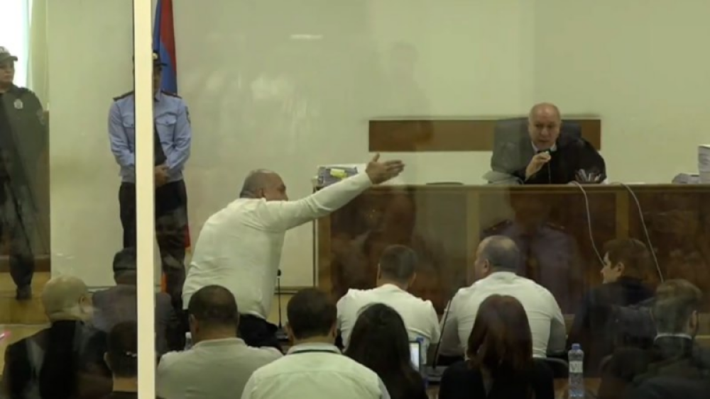 Արգելքը չի վերացվել․ «Հրապարակ»