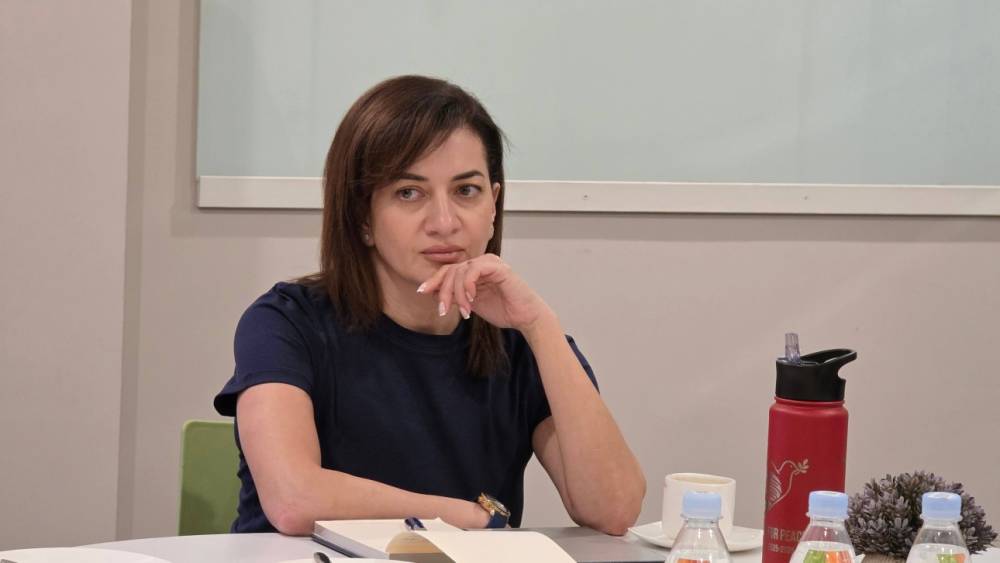 Աննա Հակոբյանը հանձնել է իրեն տրամադրված սենյակը