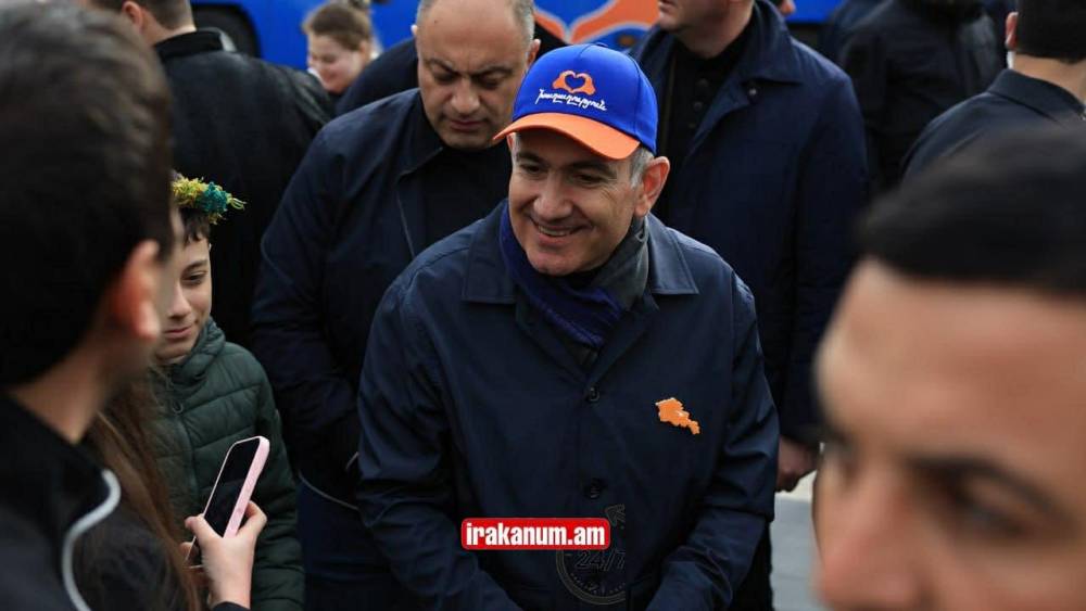 «Մեռնիմ քեզի, դու միշտ սենց հզոր պիտի լինես»․ քաղաքացին Փաշինյանի մոտ բողոքեց Քոչարյանից