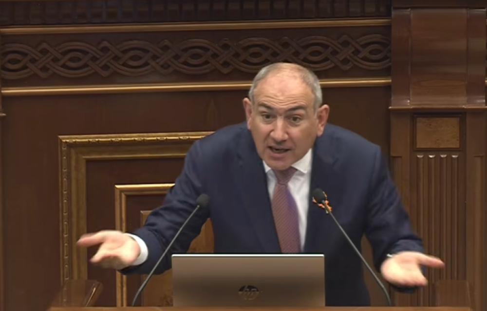 Դուք շանս ունեք այն հասարակության մեջ, որտեղ երեխեքը շալվար չունեն, որ «ադնառազվի շալվար» շպրտեք ու ասեք «շուն ու շանգյալ». Փաշինյանը՝ ընդդիմությանը