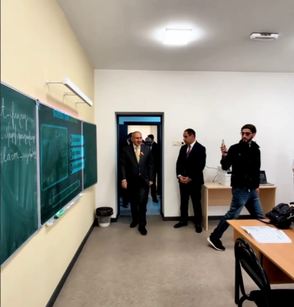 Վա՜յ, էս ինչ լավ քաշած տնական արшղի հոտ ա գալիս. Փաշինյանը՝ Երնջատափի դպրոցում