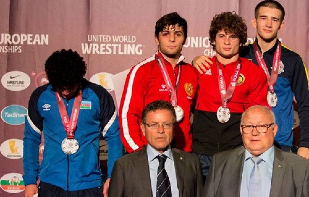 Տեսանյութ, թե ինչպես է ադրբեջանցի ըմբիշը լացում իրեն հաղթած Վազգեն Թեւանյանի պարգեւատրման ժամանակ