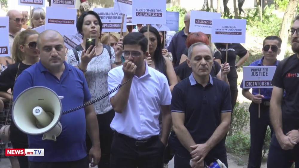 «Չմտածեք, թե դըմփ–դըմփ–հու անել չենք կարող». Քոչարյանի աջակիցները՝ ԲԴԽ–ին