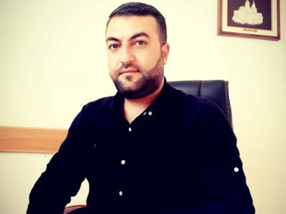 Թեքահարթակը քանդեցին, թե խաթարում է շենքի պատմաճարտարապետական կերպարը (տեսանյութ)