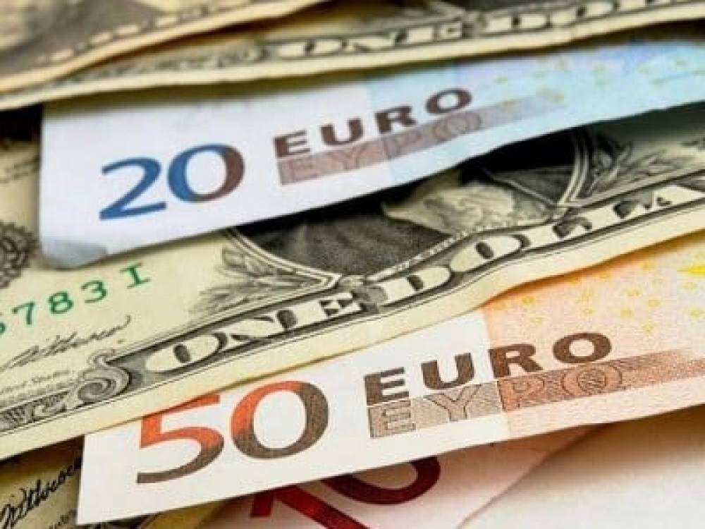 Դոլարի ու եվրոյի փոխարժեքը շարունակում է նվազել