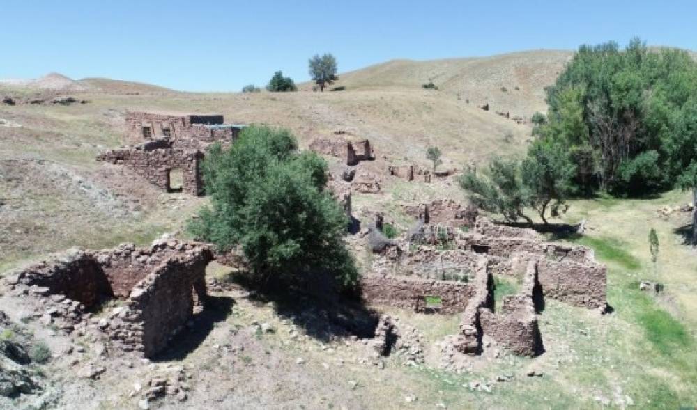 Թուրքիայում գանձագողերը կողոպտում և ավերում են նախկինում հայաբնակ գյուղը