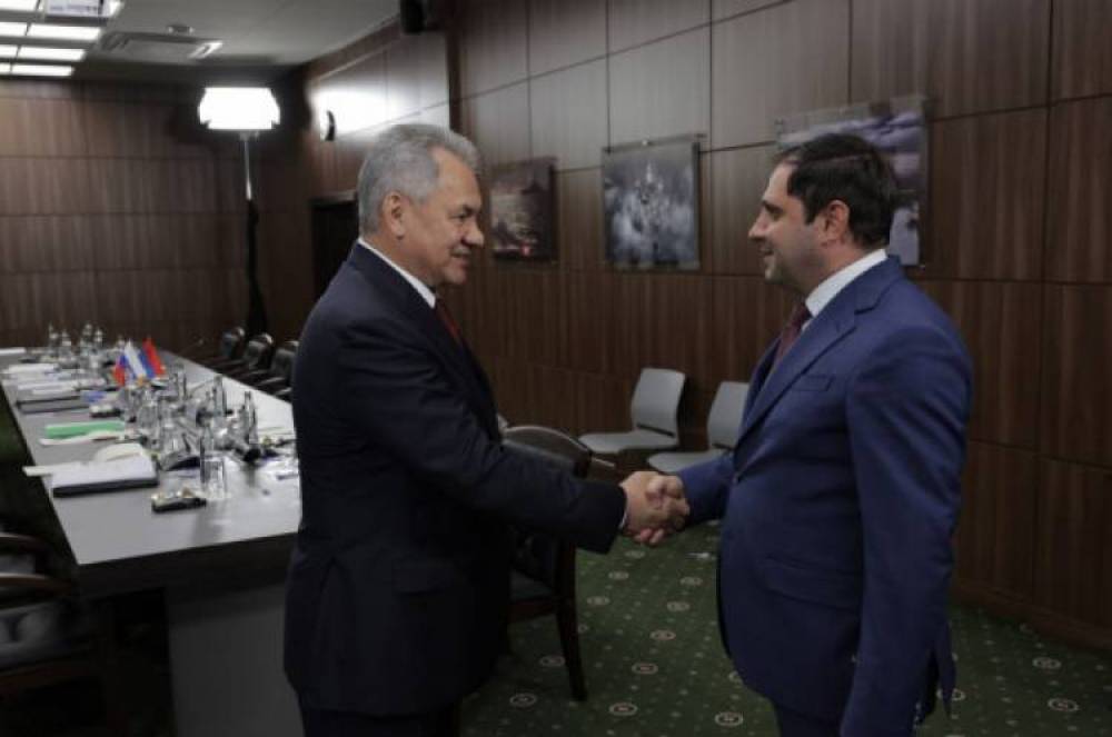 Իրավիճակը շարունակում է լարված մնալ. Պապիկյանը Շոյգուին ներկայացրել է Արցախում և հայ-ադրբեջանական սահմանին արձանագրված զարգացումները