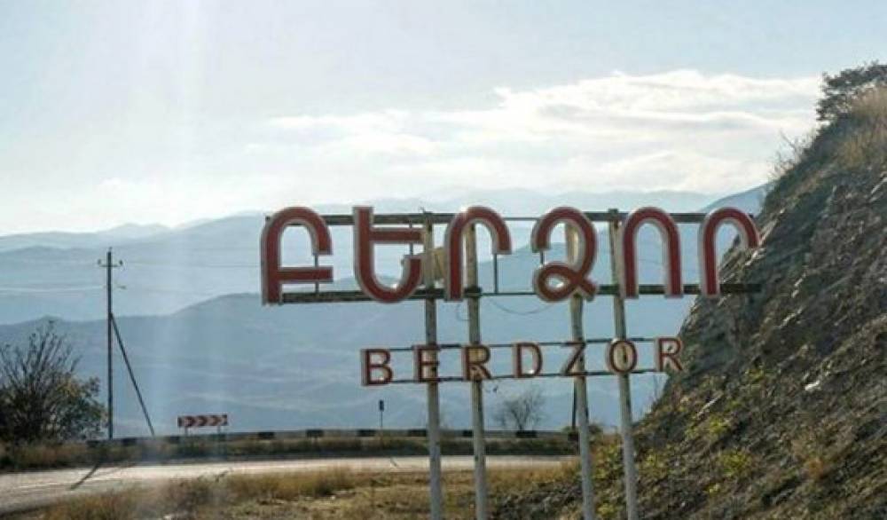 Բերձորից դուրս է եկել մոտ վեց ընտանիք, վաթսունից քիչ ընտանիք է մնացել․ համայնքապետ․ «Հրապարակ»