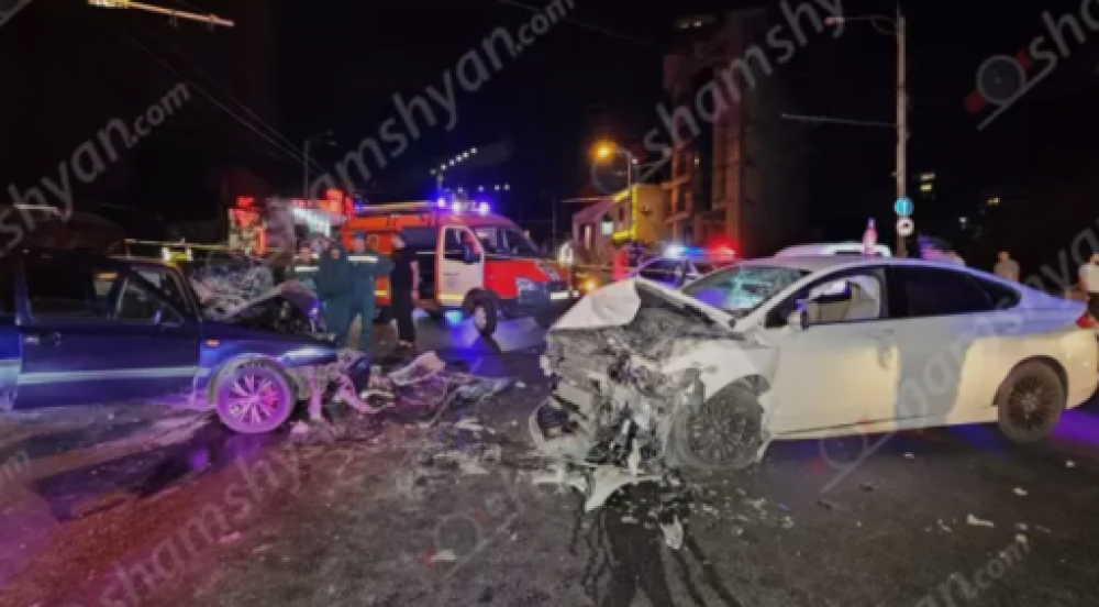 Ողբերգական ավտովթար Երևանում․ բախվել են Ford Fusion-ն ու Volkswagen Golf-ը, կա 1 զոհ, 2 վիրավոր