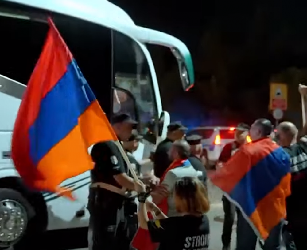 Կիպրահայերը արգելափակել են ադրբեջանական «Գաբալա» Ֆ/Ա-ի ավտոբուսը՝ ի նշան բողոքի