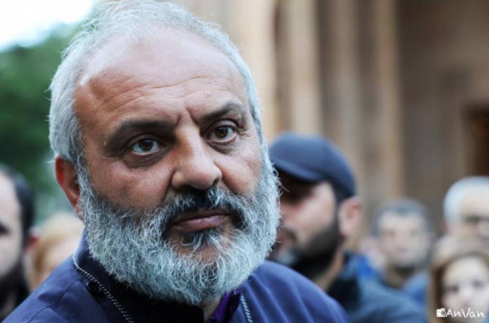 Երանի, որ ձեր աչքերի կրակը տարածվի ողջ Հայաստանով. Բագրատ Սրբազանը դիմեց երիտասարդներին