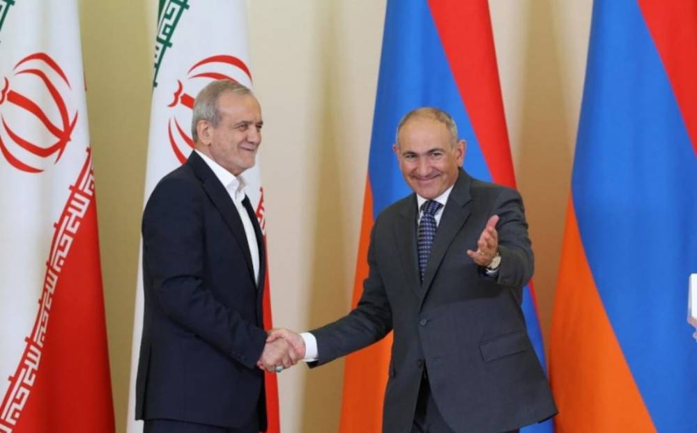 Փաշինյանը և Փեզեշքիանը ստորագրել են «3+3» ձևաչափին աջակցելոող հայտարարություն