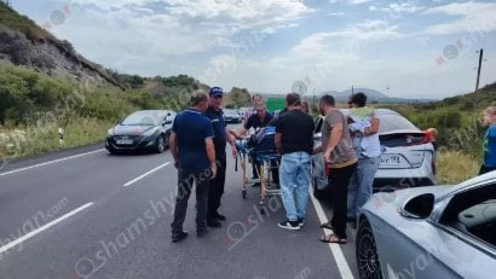Ավտովթար Գեղարքունիքի մարզում. հղի կինն ու մեկամյա երեխան հիվանդանոց են տեղափոխվել