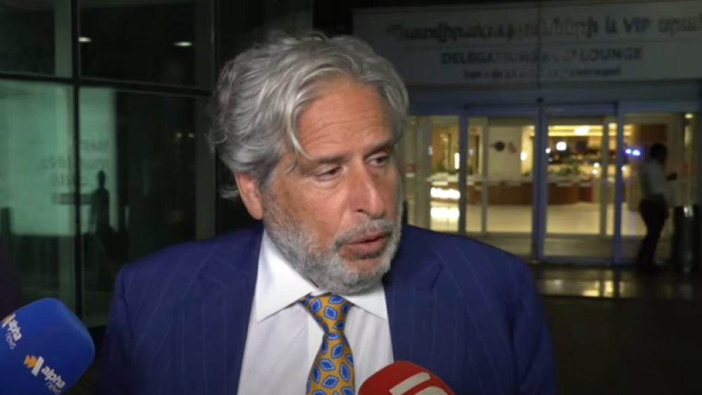 Եկեղեցու պաշտպանության համար շտապ այցով Հայաստան է ժամանել հայտնի իրավաբան Ռոբերտ Ամստերդամը