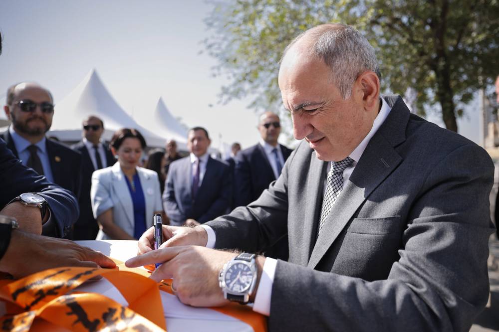 Փաշինյանը ներկա է գտնվել Ազարյանի անվան մարզադպրոցի հիմնարկեքի արարողությանը