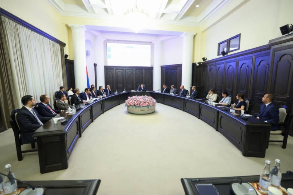 Հիմնարար հակասություններ, խորացող մտահոգություններ. «Փաստ»