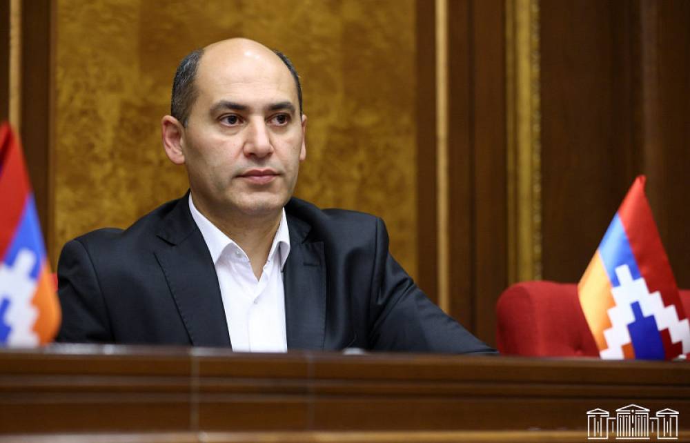 Քիչ առաջ կալանավորման որոշմամբ` Հակակոռուպցիոն կոմիտե են տարել  Մարտուն Գրիգորյանին