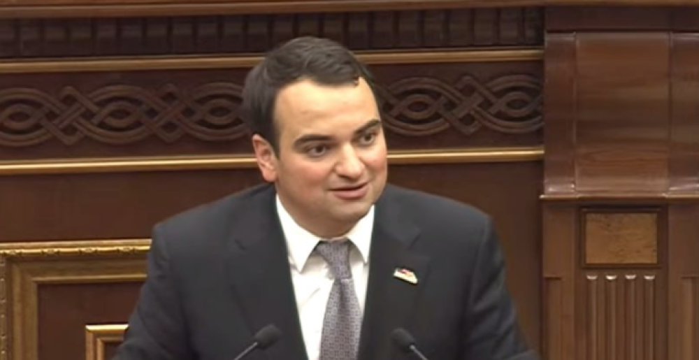 «Մենք զգուշացնում ենք հանրությանը, քաշելու են մեզ, հետո չասեն նավը, ինքնաթիռը, T-90-ը չի գալիս»․ Նարեկ Կարապետյան