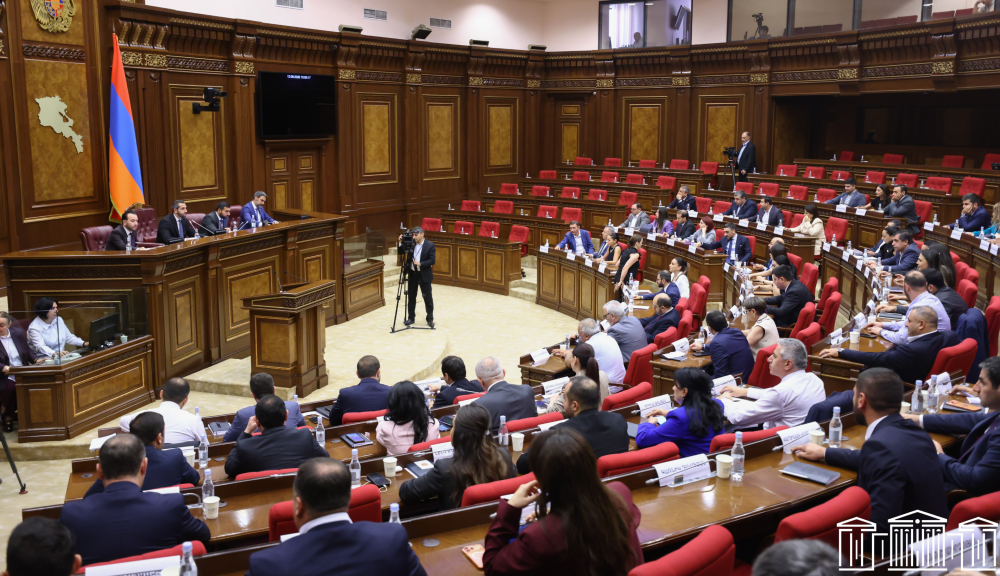 Ուղիղ․  ՀՀ ԱԺ իններորդ գումարման առաջին նստաշրջանը շարունակվում է