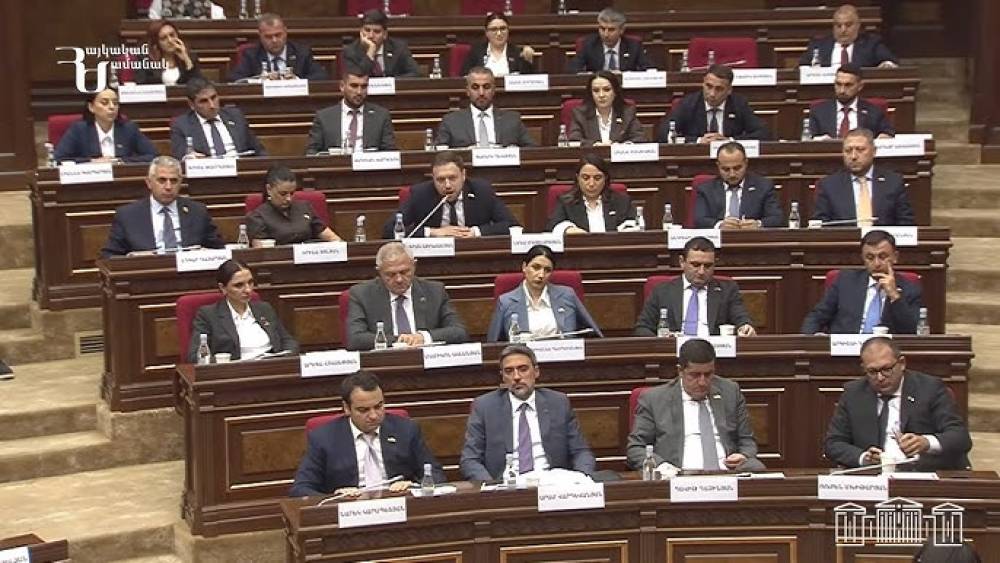 «Ուժեղ Հայաստան»-ը քննարկում է ԱԺ երեք մշտական հանձնաժողովների ղեկավարումը ստանձնելու հարցը. «Ժողովուրդ»
